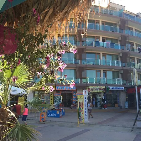 Aparthotel Briz 3*
